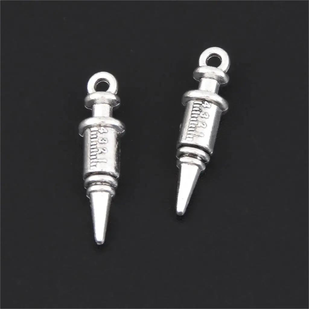 Подвески серебряного цвета в виде шприца-доктора 15 шт. медицинское оборудование
