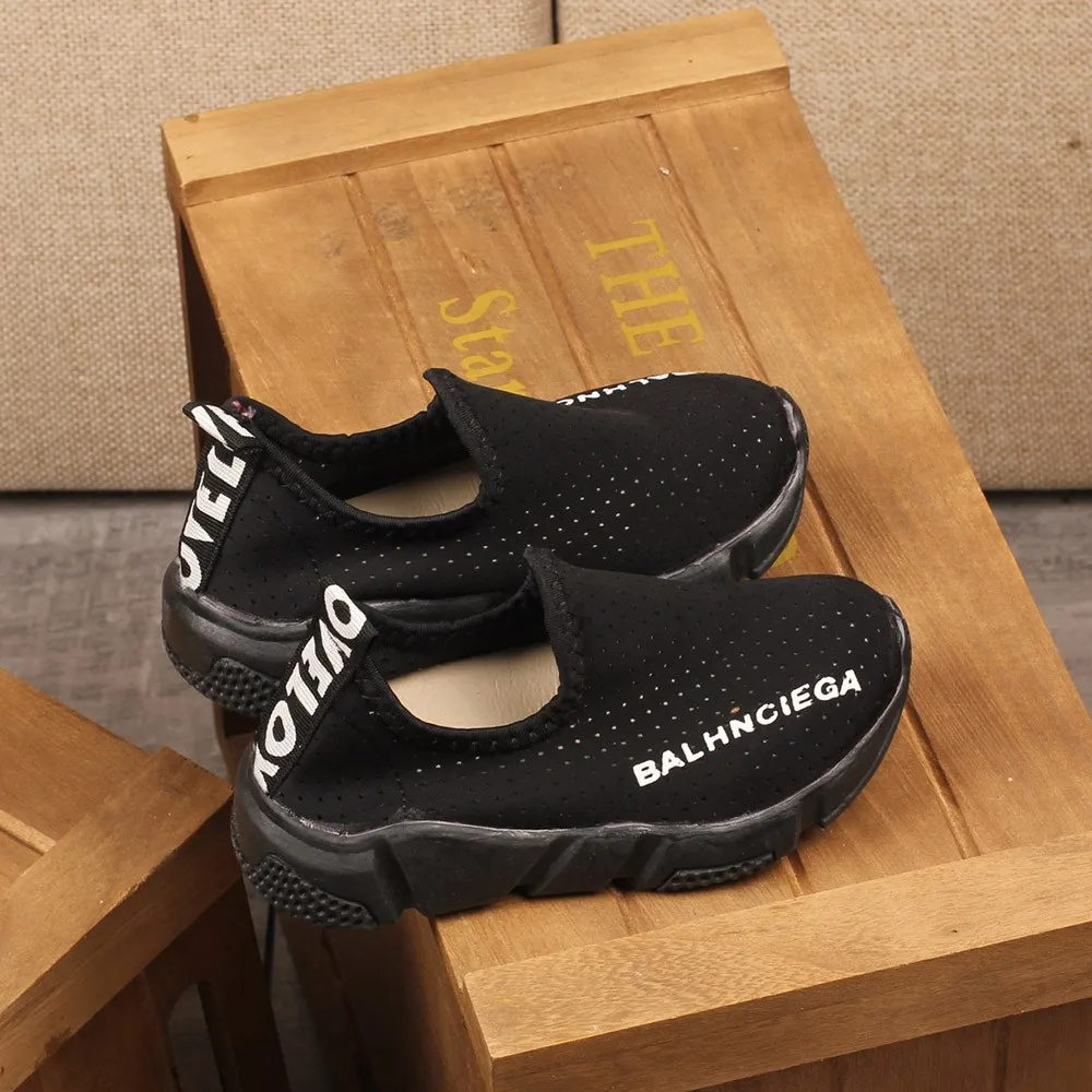 Детские спортивные кроссовки для мальчиков и девочек с буквенным принтом