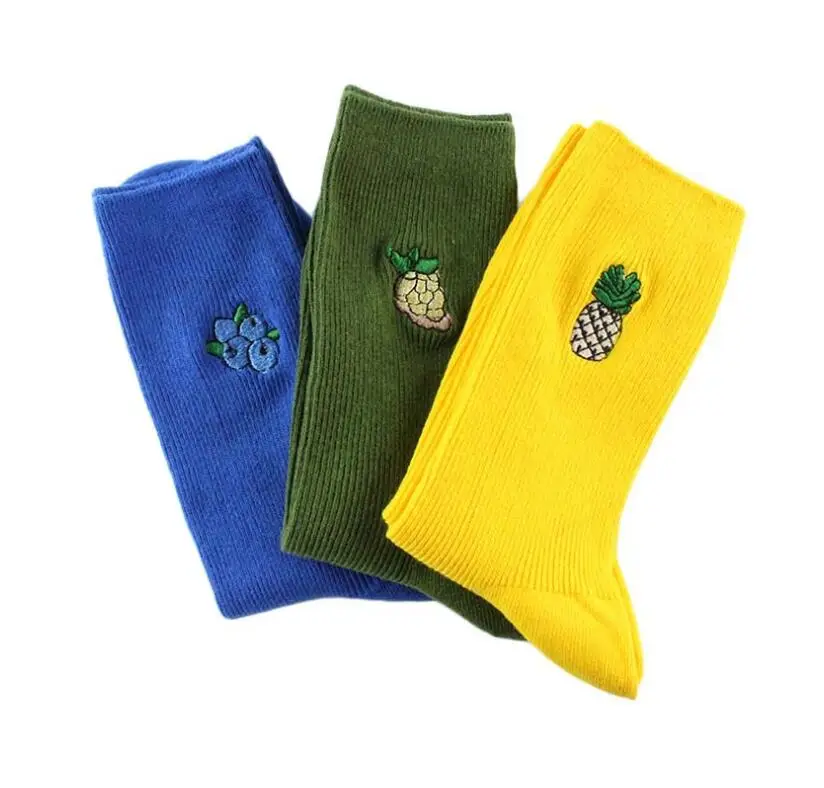 

Autumn and winter new retro avocado embroidery stockings