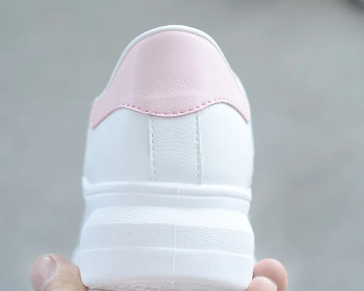 Кроссовки женские на шнуровке дышащие вулканизация плоская подошва