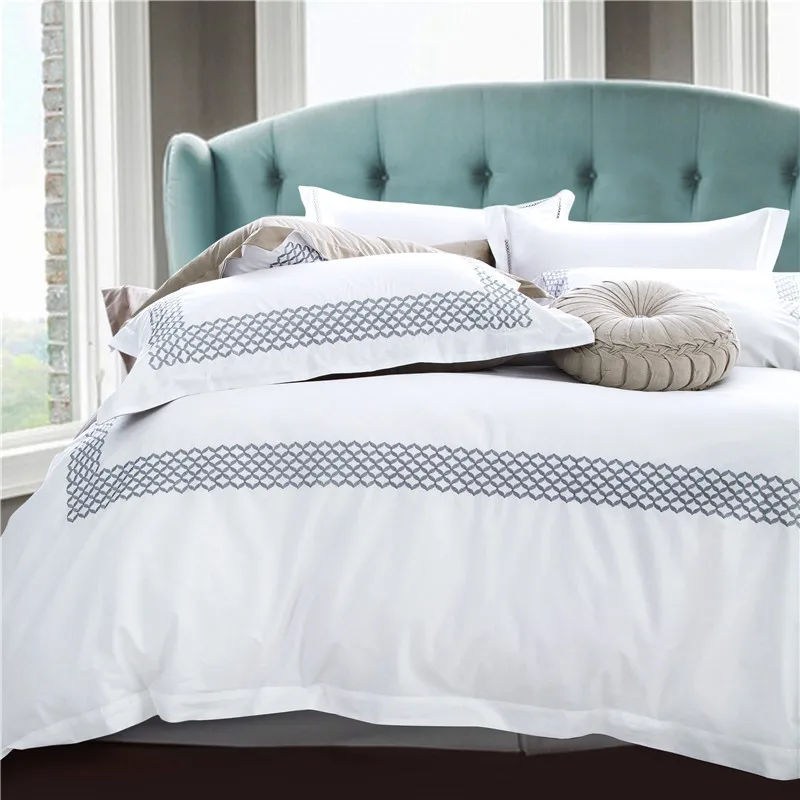 Роскошный комплект постельного белья из 100% хлопка с белой вышивкой 4 шт.