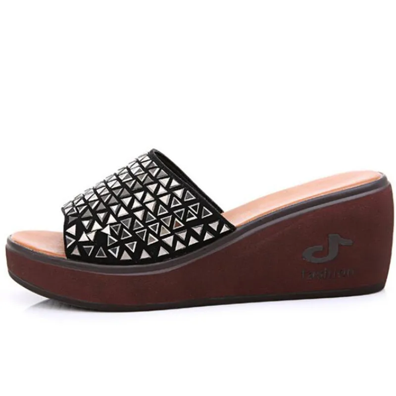

2019 Newest Summer Women Slippers Fashion Sandals Thick Bottom Wedges Non-slip Ladies Rhinestone Slippers Outside Women Sandals