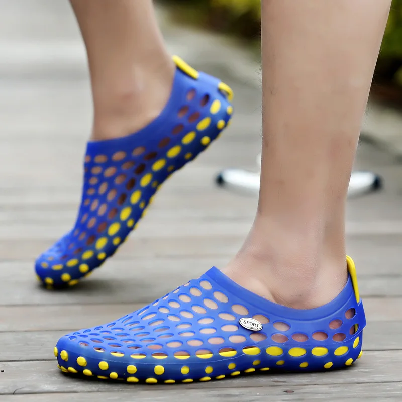 2016 Лето Новый вырез бренд дизайнер Тапочки Сандалии Мулы и Сабо Сад Обувь для