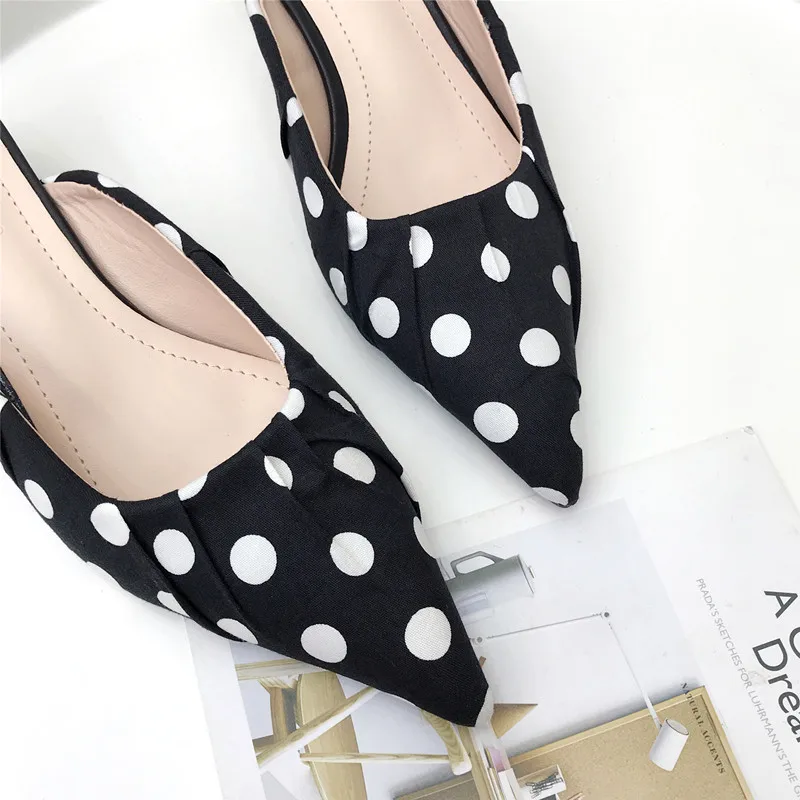 Шлепанцы женские сандалии в горошек плиссированные острый носок лето с ленивым