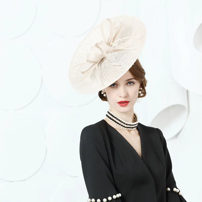 Женская льняная шляпка с бантом и перьями FS Элегантная для церкви торжественных