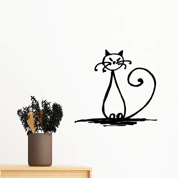 Кудрявый тяжелый хвост кошка сумасшедшая улыбка полоса сидят черная линия