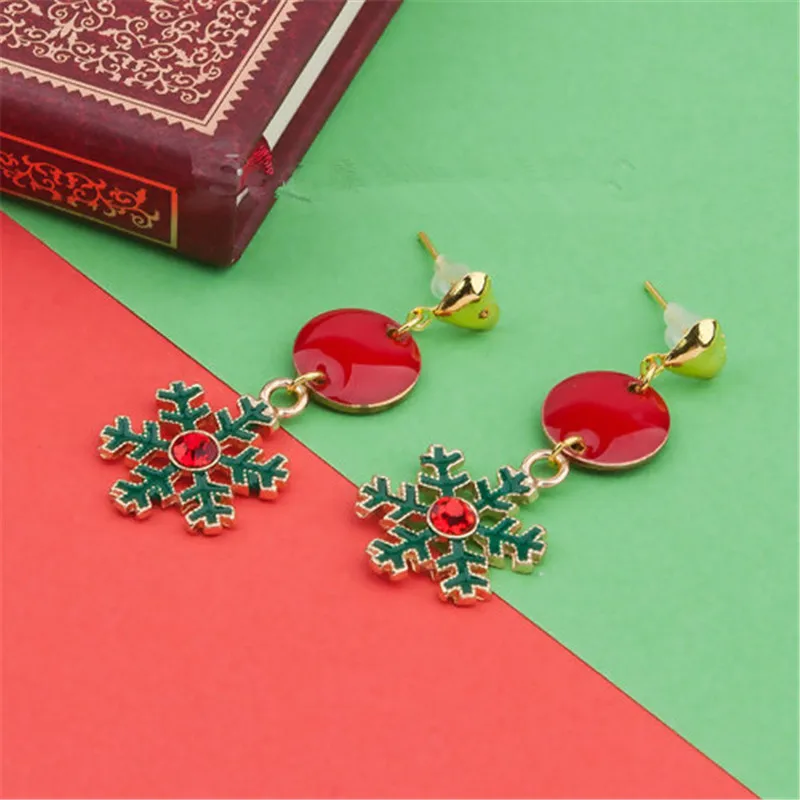 DoreenBeads золотые зеленые рождественские снежинки круглые красные стразы эмалевые