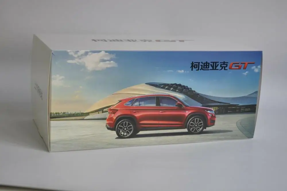 Модель литая под давлением в масштабе 1:18 для Skoda Kodiaq GT 2018 черный Внедорожник