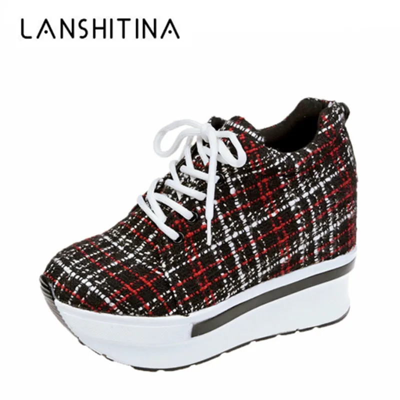 Женская повседневная обувь на танкетке кроссовки шнуровке визуально