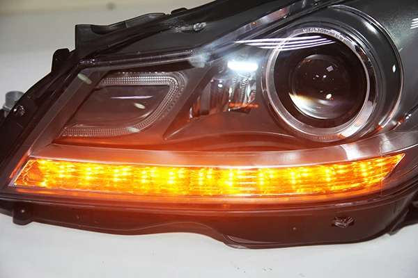 Для Mercedes Benz W204 светодиодный светодиодные фары 6000K комплект HID на ближний свет 2013
