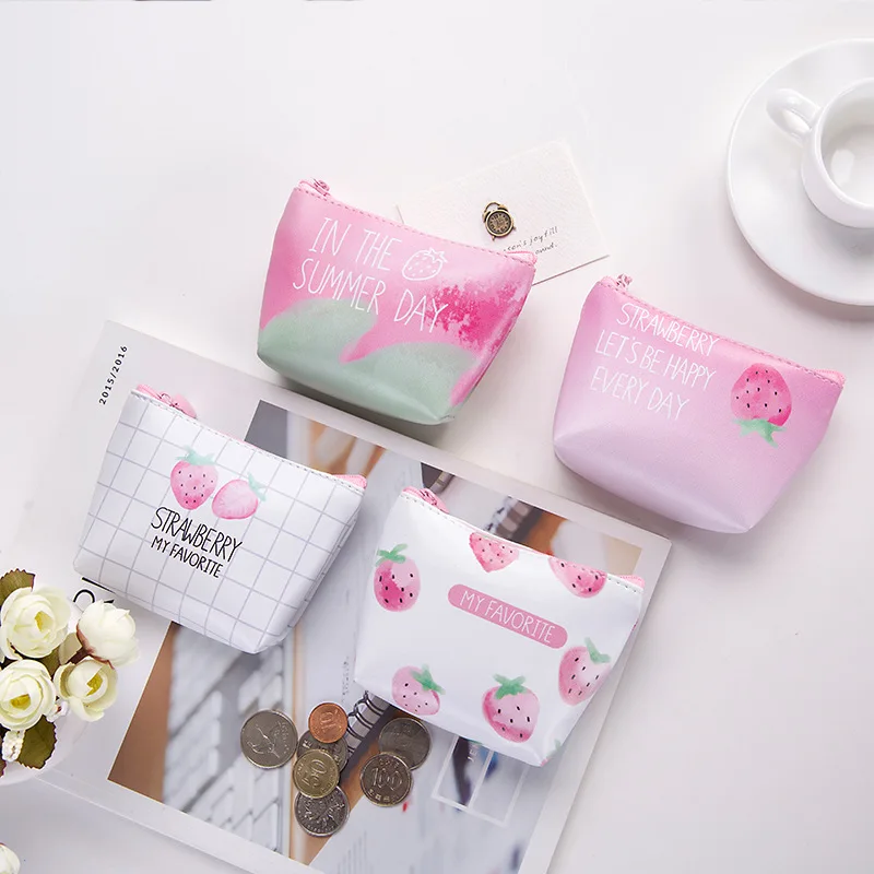 Женский кожаный кошелек с клубничкой BILLTERA розовый короткий из искусственной