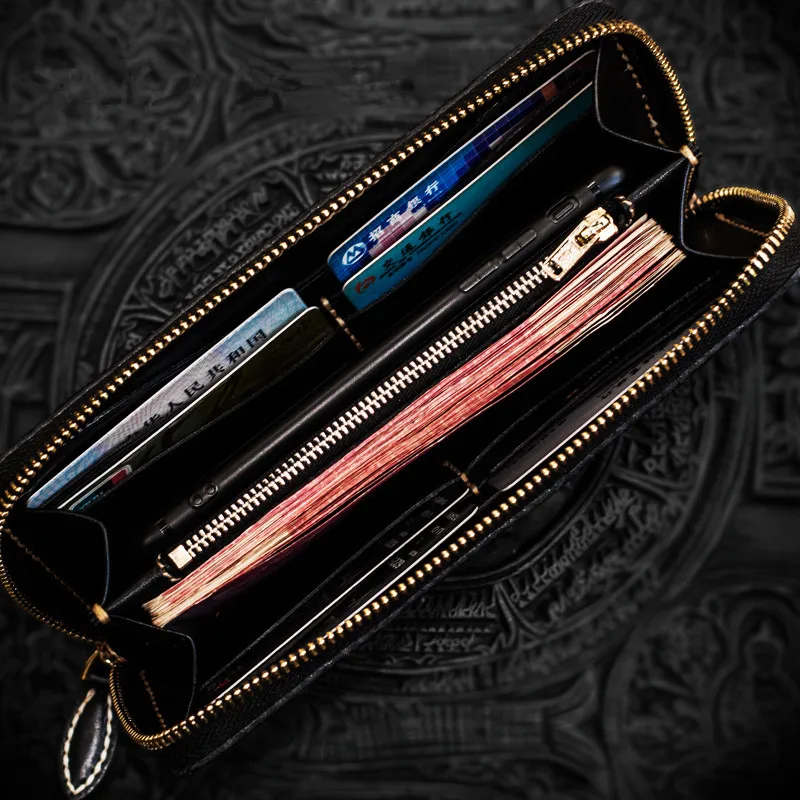 Рисунок 3 - Бумажники ручной работы с резьбой