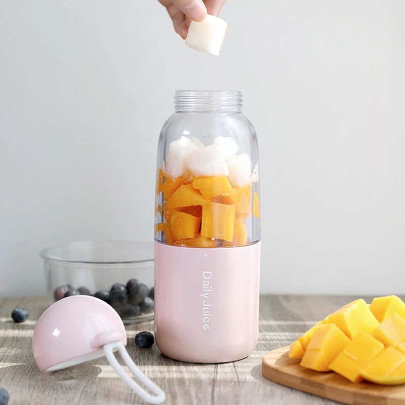 Соковыжималка электрическая портативная с USB зарядкой мини бытовой блендер для