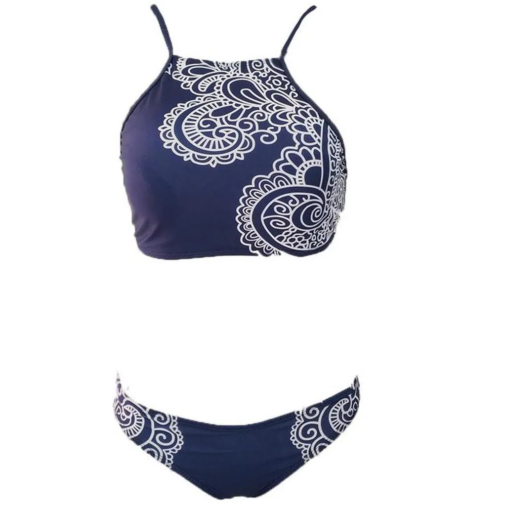 Женский купальник с тонкими плечами без рукавов высоким вырезом и синим ремешком