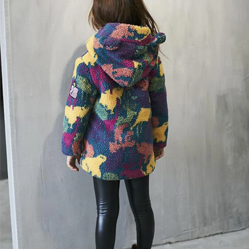 Камуфляж Овец Бархат Пальто для Девочки 2016 Новая Мода Капюшоном Девочка Зимняя