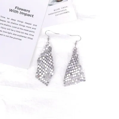 Silver Drop Earring SUKI, новинка, массивные ювелирные изделия, брендовые длинные серьги на клипсах с кисточками и блестками для женщин, золотые, серебряные, цветные свисающие серьги, бижутерия - Окраска металла: Silver Drop Earring