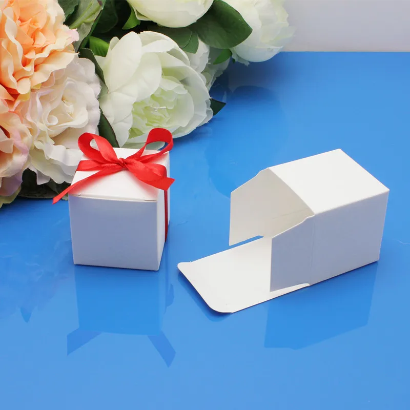 gift box I 50 шт в партии Белая Квадратная бумага для свадебной вечеринки стаканчики для вечеринки, подарков под заказ имя коробка для шоколада конфет держатель для гостей - Цвет: gift box I