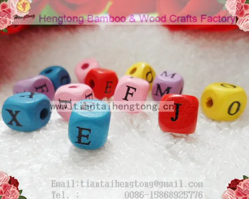Бесплатная доставка 10 мм квадратные Очаровательные бусы с алфавитом горячие