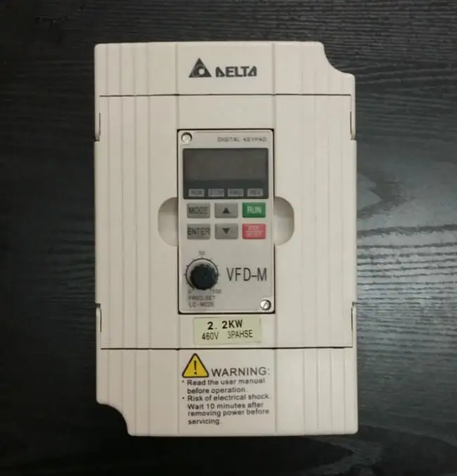 

VFD022M43B new AC 2.2Kw 3HP 5A 400HZ drive 3 phase 380V