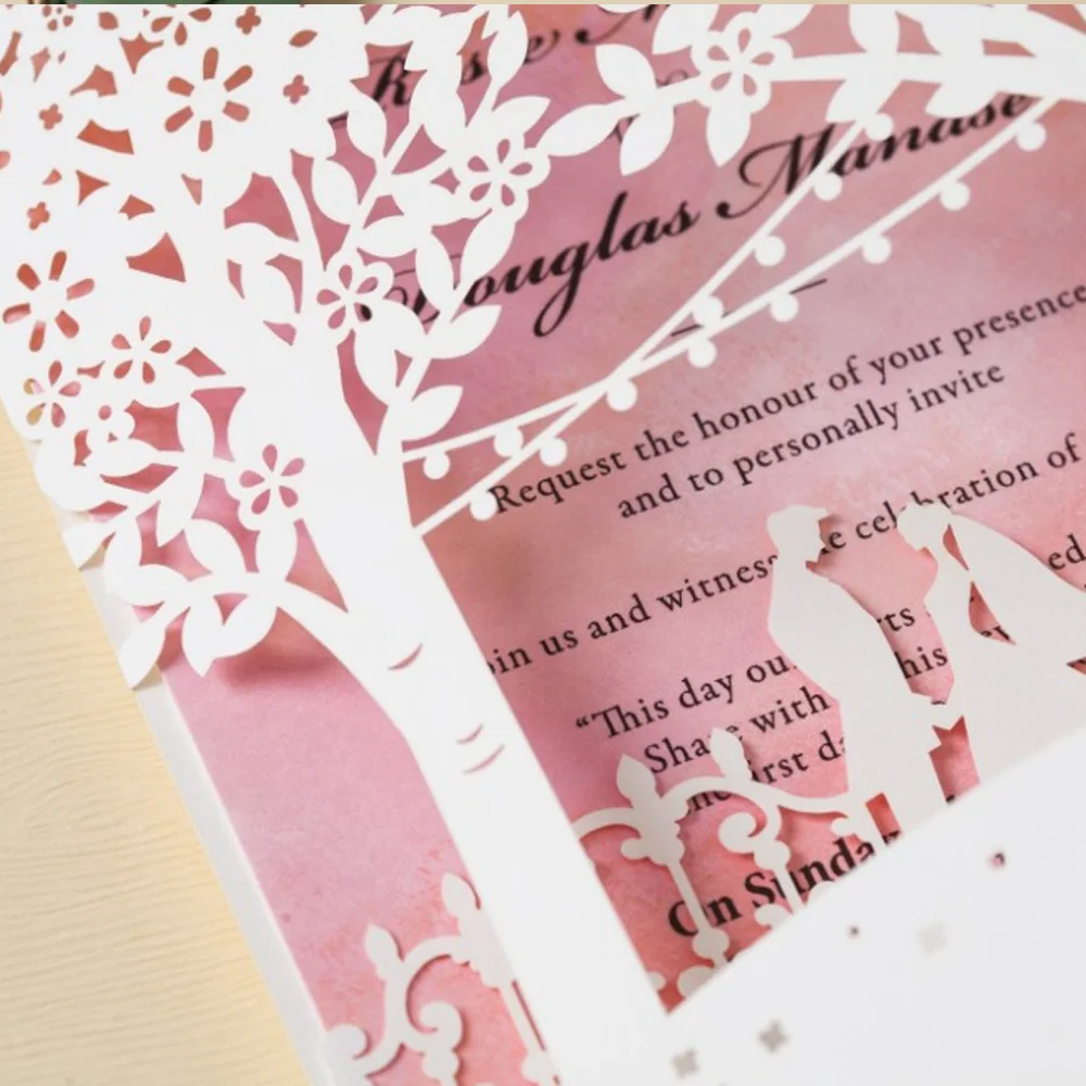 WISHMADE свадебные приглашения с белый лазерный разрез ёлки Жених и невеста розовый