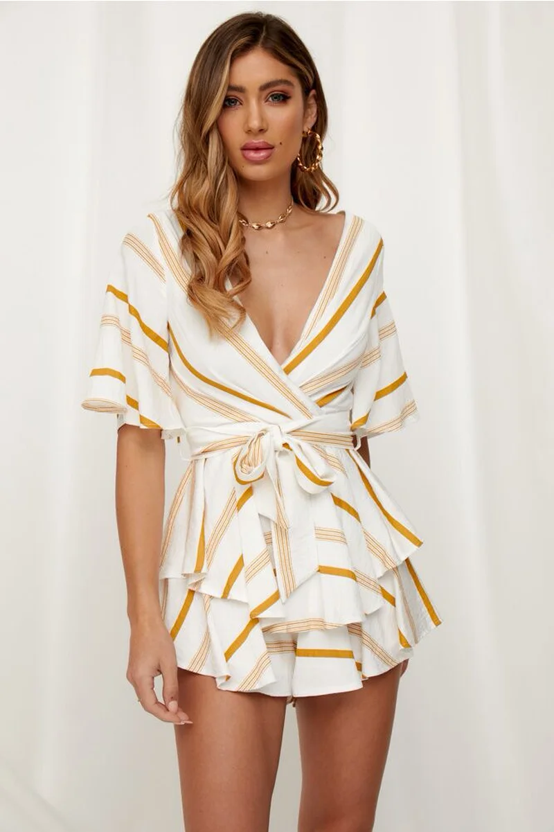 

2019 Summer New Women's Fashion Sexy V-neck Backless Striped Jumpsuit Shorts Comfortable Fabric Temperament Belt Hh571
