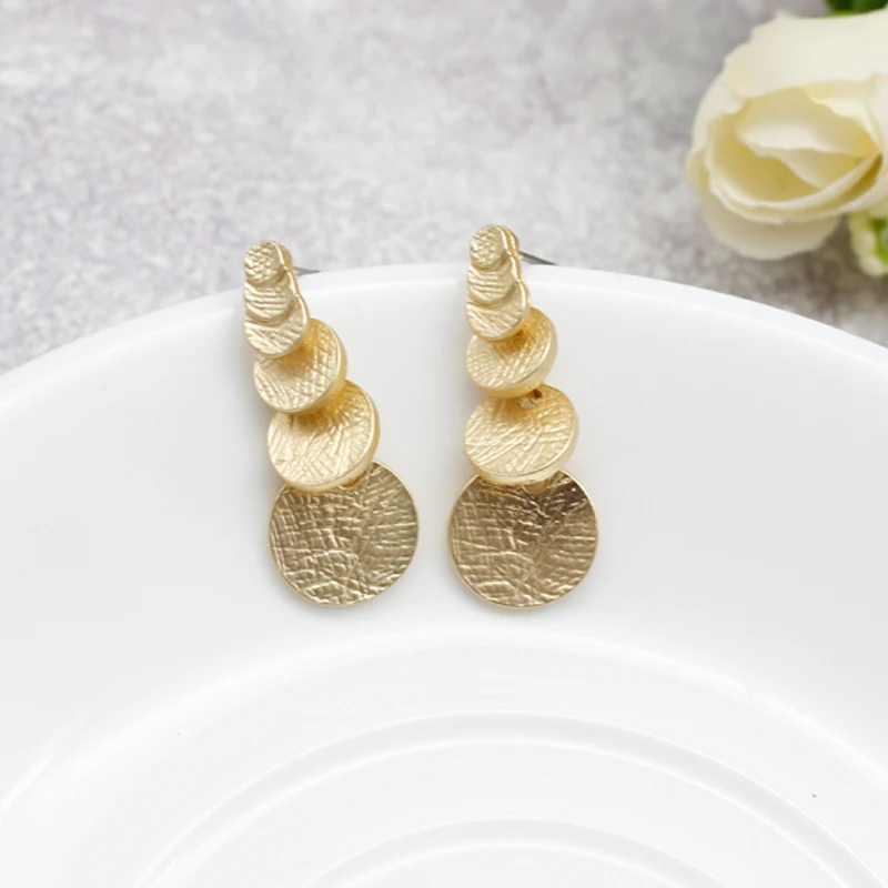 Многослойные металлические круглые вафельные серьги простые золотые гвоздики