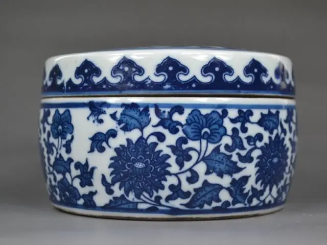 

Old Collectible Decorated Handmade Blue and White Porcelain Drawing Flower Pot