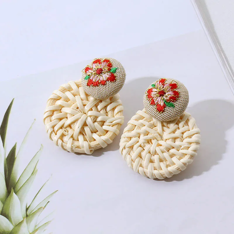 

Fashion Fruit Embroidery Pineapple Drop Earrings Women Boho Wooden Straw Weave Rattan Vine Braid Pendant Earrings Jewelry