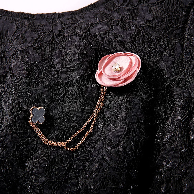 

Fashion autumn new lace hollow waist o-neck print long skirt long sleeve bottoming dress elegent lady rose brooch ruffle skirt