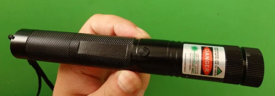 

Most Powerful 50000M 50w Green Laser Pointer 532nm Flashlight light Burning Match,Burn Cigarettes Light, Astronomy Lazer Hunting