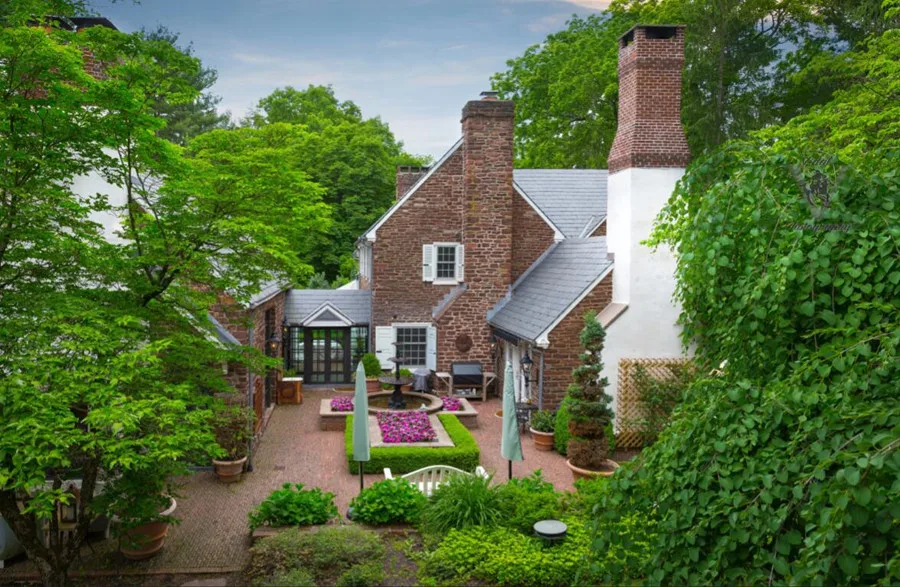 Большие фрески дома фонтаны особняк дизайн деревья города обои гостиная диван ТВ