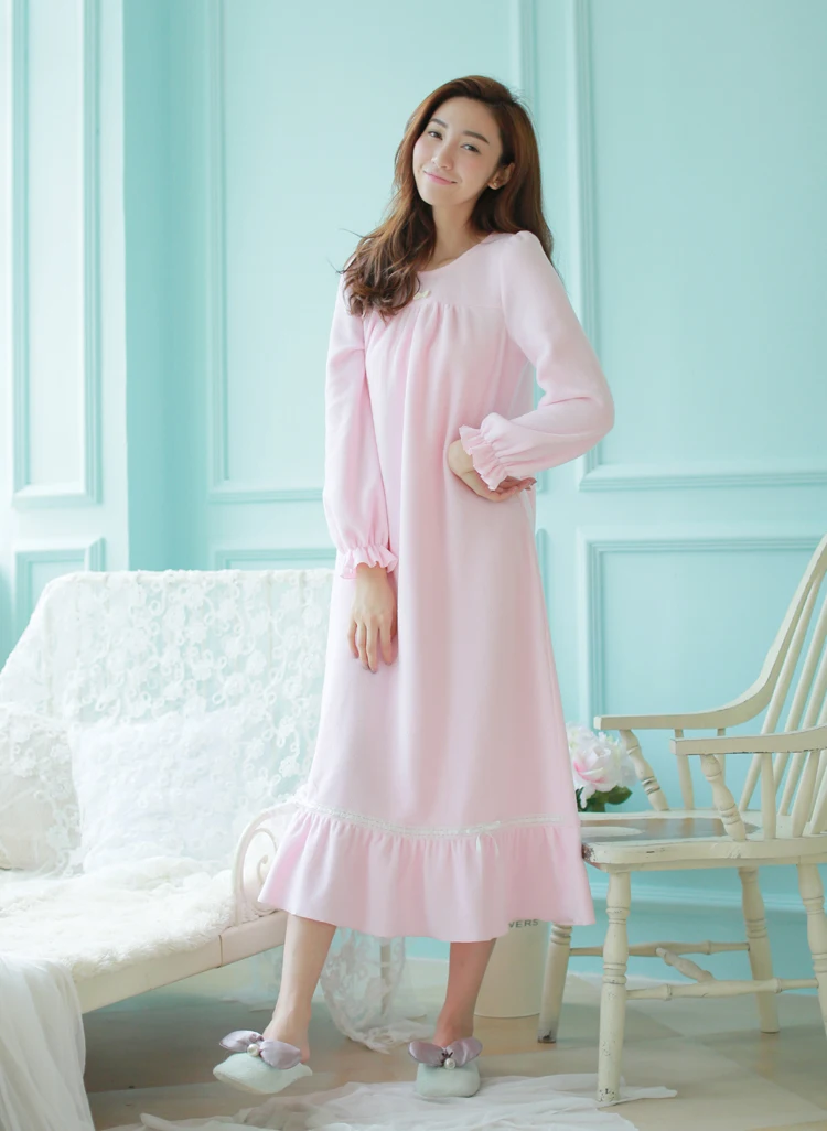 Бесплатная доставка новинка 2015 зимняя флисовая женская длинная ночная рубашка