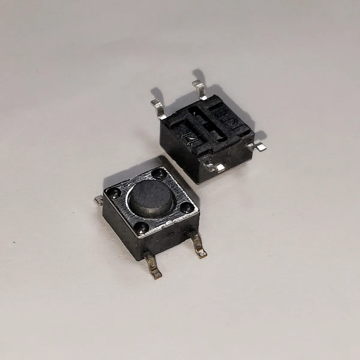 

TL3301NF16DG/TR TL3301NF16DG TL3301NF16 посылка SMD новый оригинальный