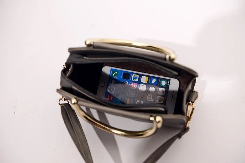 

2020 new woman handbags, trend leisure messenger bag, simple Korean version women bag, retro geometric flap.