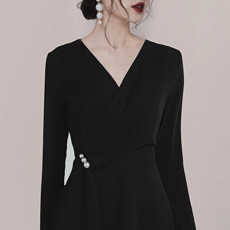 Женское платье миди INDRESSME черное однотонное с длинными рукавами и v-образным