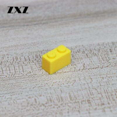 1000 шт. DIY блочный кирпичный 1X2, здание Мпц блоки Запчасти совместимые с лего кирпичики 3004 блоки креативные детские игрушки подарки - Цвет: Yellow