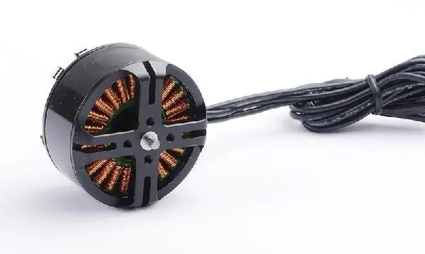 Бесщеточный мотор с внешним ротором HL Q4XL 4114 / 440KV 4-6S для радиоуправляемого
