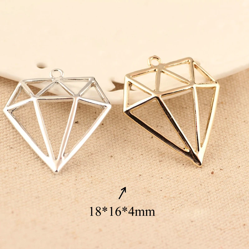 

10 Pcs/bag Fashion Hollow Out Triangle Alloy Charms Plated Accesory Pendants Jewelry Findings Necklace KeyChains 18*16*4mm YZ001