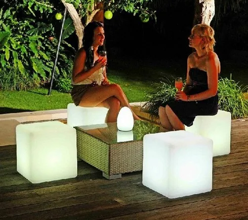 Kopen 40 Cm 16 Inch Fabriek Cordless Waterdicht 16 Kleuren Veranderen Afstandsbediening Oplaadbare Led Cube Kruk Bar Stoel