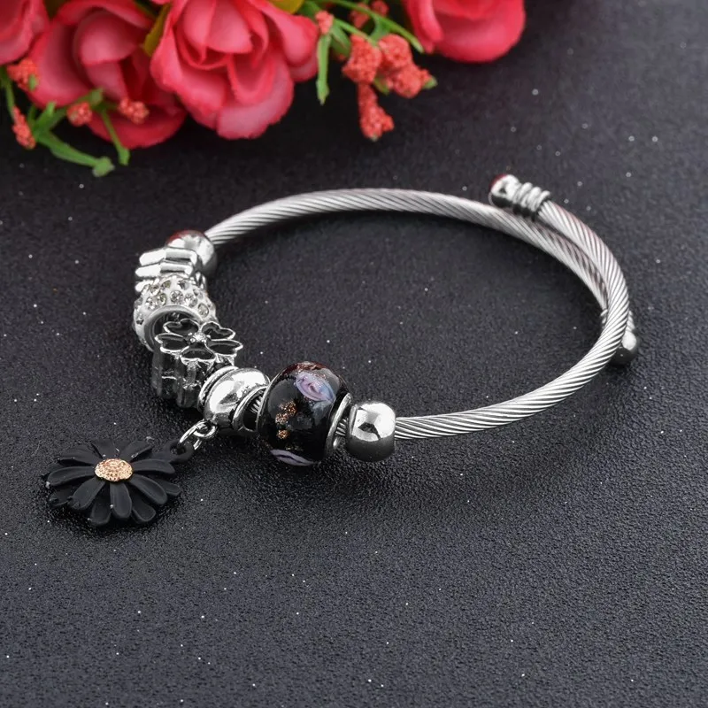 

CHICVIE New Black Flower Bracelets & Bangles For Women Luxury Brand Bracelet Stainless Steel Bracelets Christmas Gifts SBR180112