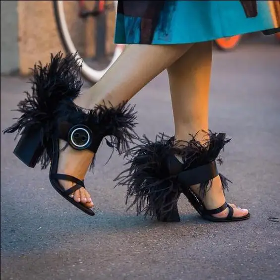 

Red Feather Buckle Strap Sandals For Women Square Heel Wedding Party Shoes Cut-out Cross Straps Gladiator Sandals Fringe Shoes