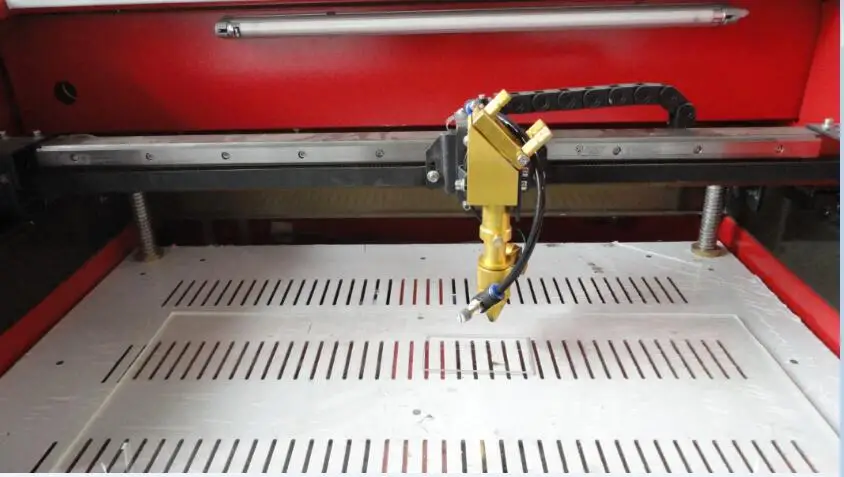 60 Вт МДФ Лазерная резка машина с Авто вверх и вниз сотовой рабочий стол |