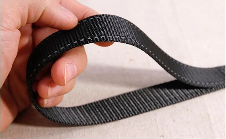 

Reflective Dog Leashes Strong Nylon Soft Large Size For Dog Cats Outdoor Walking Training Leashes Color Pet Product Supplier