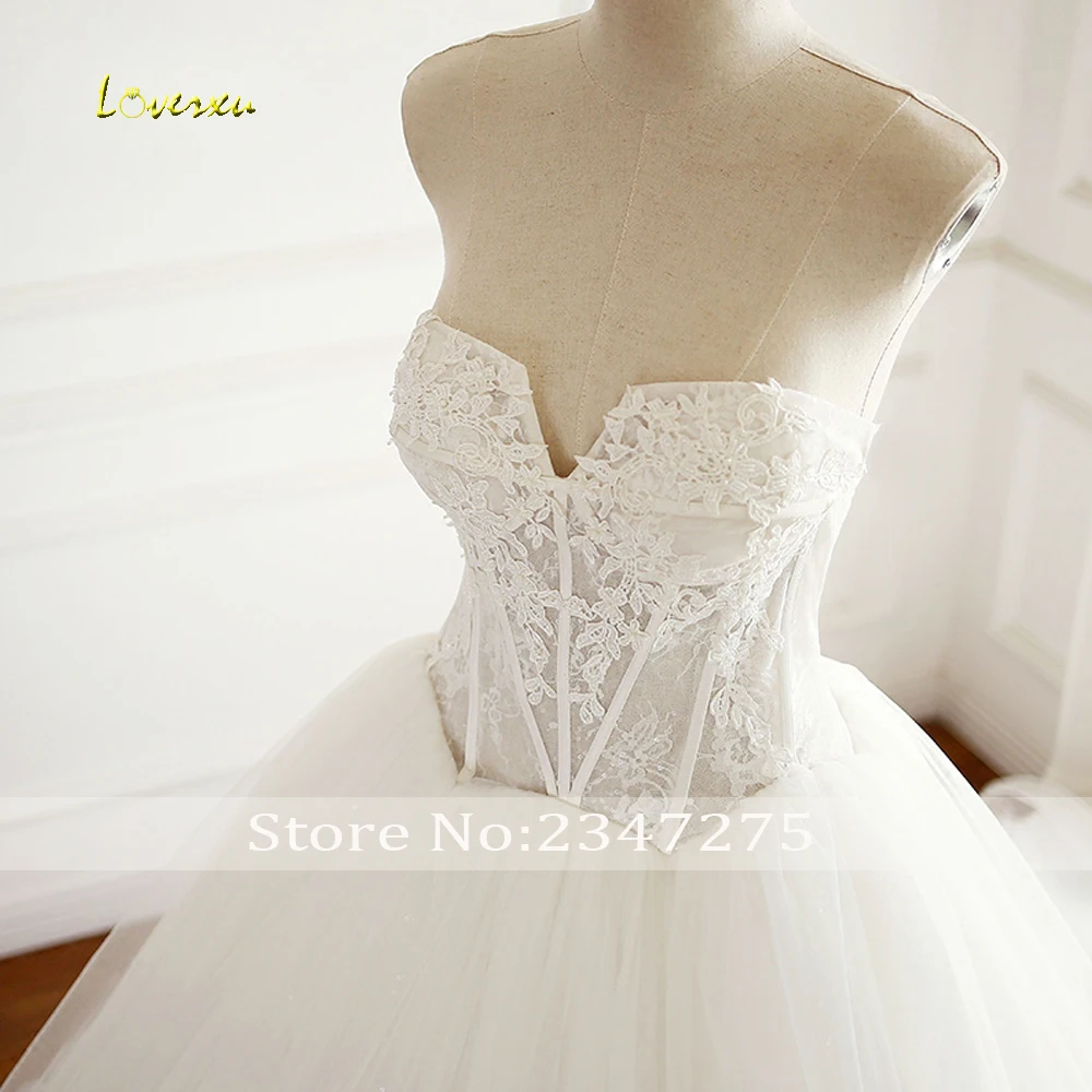 

Loverxu Vestido De Noiva Sexy Strapless A Line Wedding Dress 2019 Appliques Embroidery Chapel Train Tulle Bridal Gown Plus Size