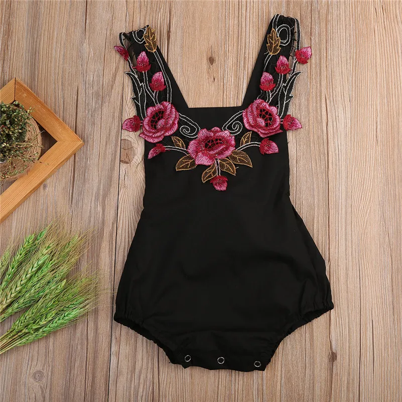 Летний стильный комбинезон для новорожденных девочек однотонный без рукавов с