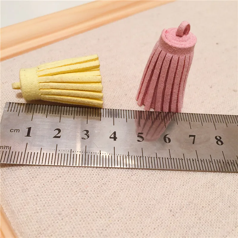 30pcs/lot 35mm Fashion mini Suede Tassel For DIY Sewing Garment/Bags Accessories Craft/Garment Material | Дом и сад