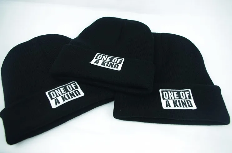 SXKN001 однотонные черные вязаные шапочки новые зимние шапки Skullies теплые буквы