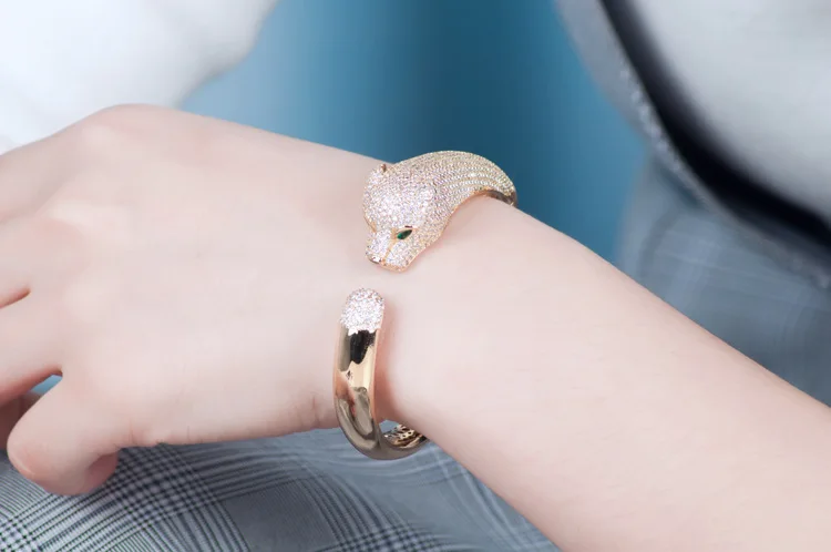 

Zircon Inlaid Fashion Simple Personality Animal Animal Zodiac Leopard Head Bracelet Bracelets Jewelry Exaggerated Versatile