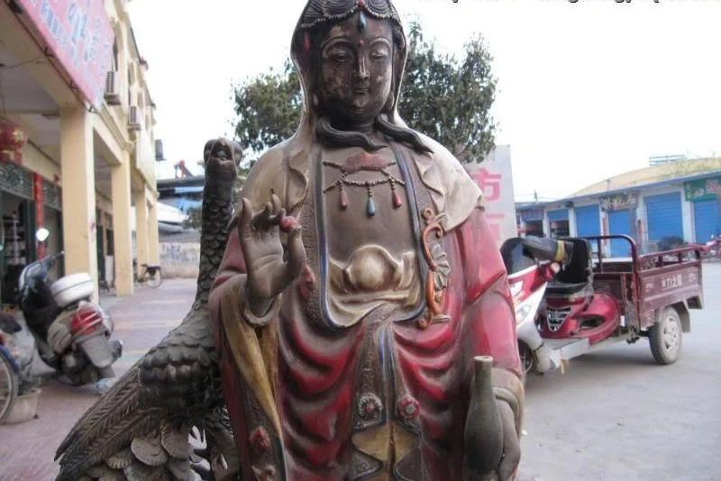 Фото Китайский Старый Фарфор WUCAI peafowl Bodhisattva GuanYin Kwan-Yin статуя Будды Дом и сад Китайский Старый Фарфор WUCAI peafowl Bodhisattva GuanYin Kwan-Yin статуя Будды Дом и сад