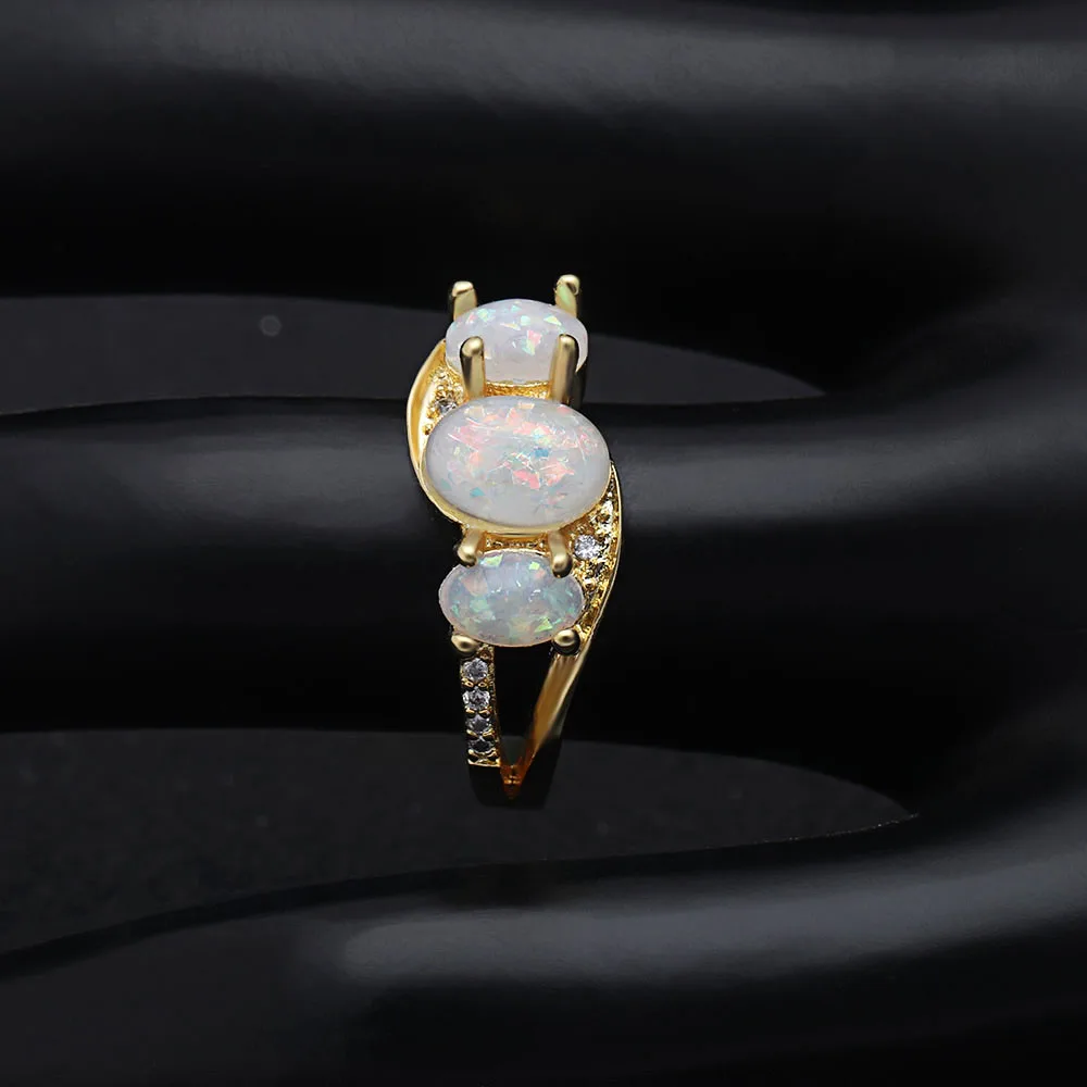 2019 Новое поступление модные кольца золотого цвета заполненные белым огненным